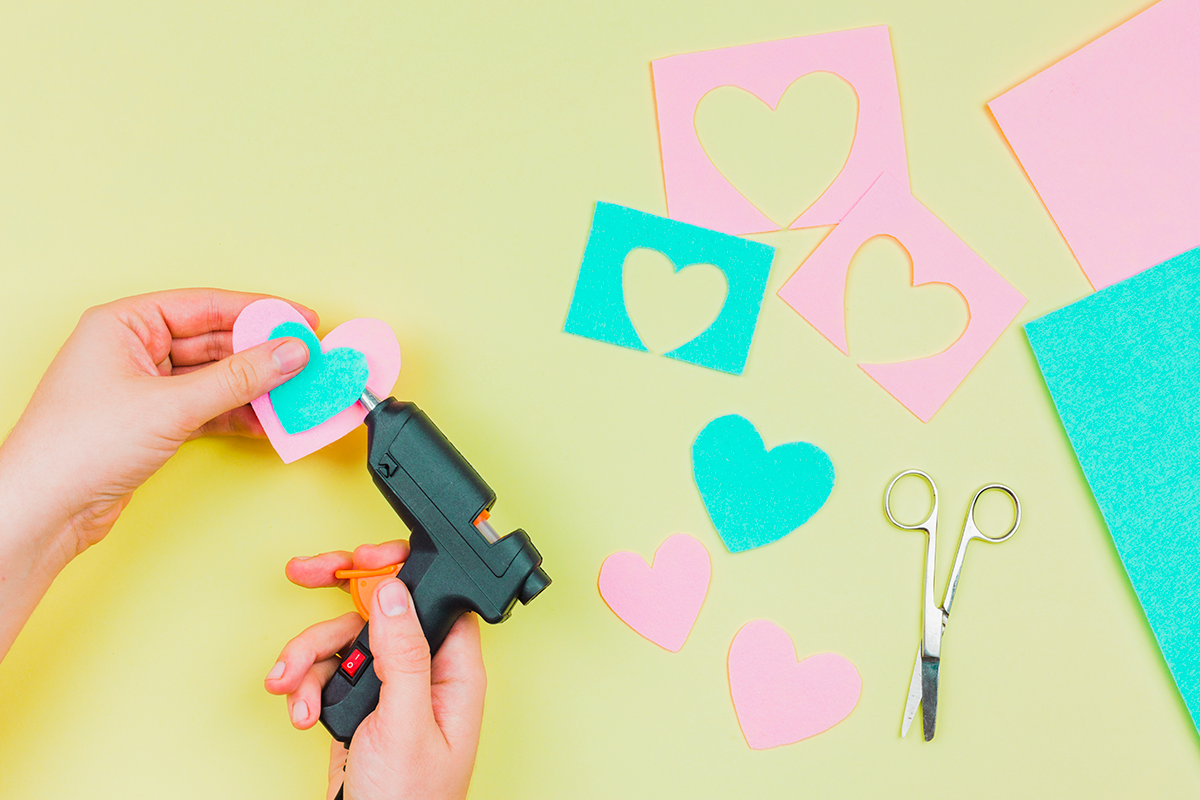 glue gun_1200x800